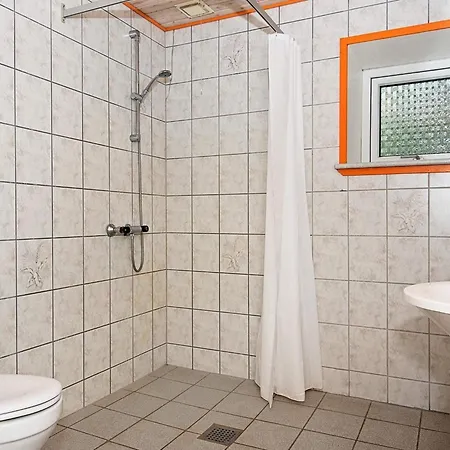 12 Person In Bredebro-by Traum *