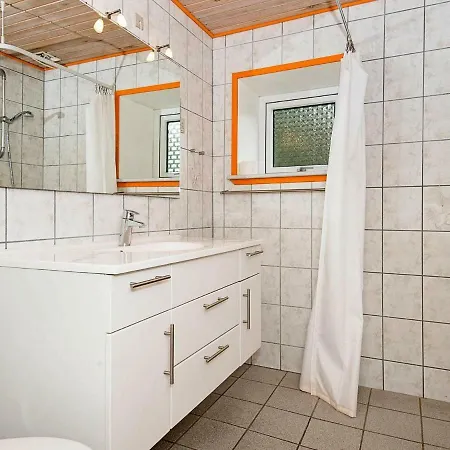 12 Person In Bredebro-by Traum *